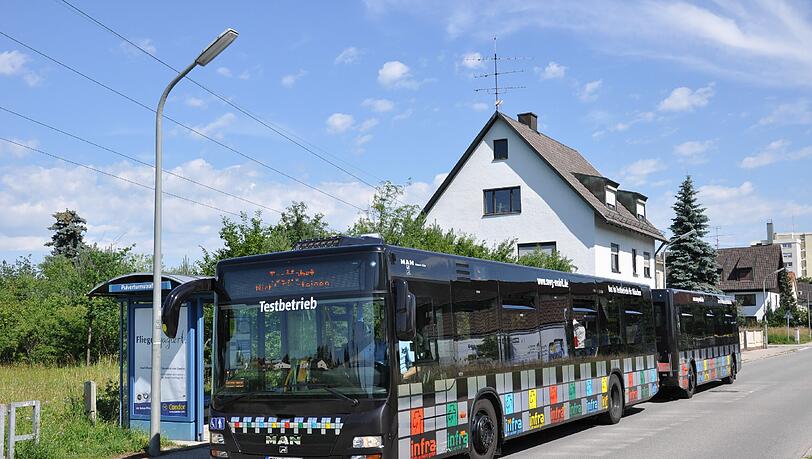Ungewöhnlicher Anblick: Ab Montag testet die MVG diesen Bus mit Anhänger. Ungewöhnlicher Anblick: Ab Montag testet die MVG diesen Bus mit Anhänger.