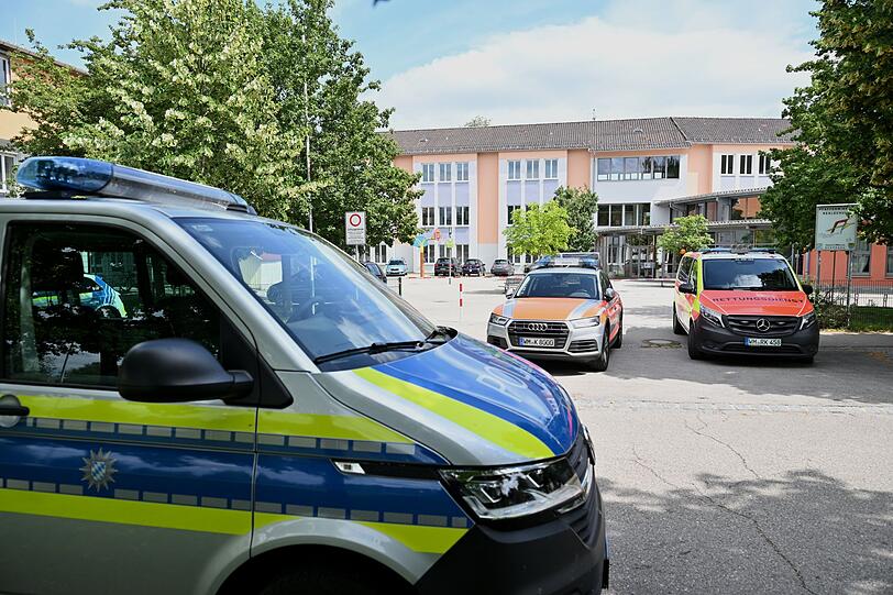 Die Polizei nahm nach eigenen Angaben den mutmaßlichen Täter fest. Die Polizei nahm nach eigenen Angaben den mutmaßlichen Täter fest.