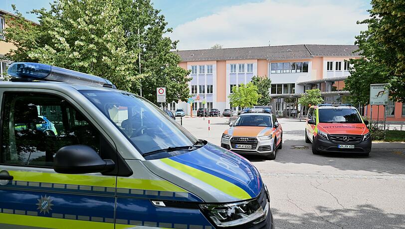 Die Polizei nahm nach eigenen Angaben den mutmaßlichen Täter fest. Die Polizei nahm nach eigenen Angaben den mutmaßlichen Täter fest.