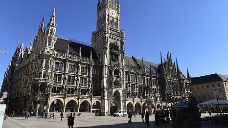 Fehlendes Geld verhindert in vielen bayerischen Kommunen wichtige Investitionen. Jetzt schlagen die Kämmerer Alarm. (Symbolbild)
