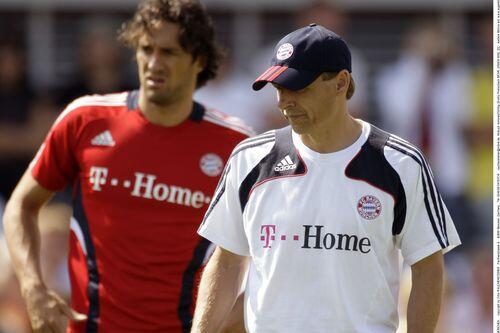 Ob Luca Toni seinen neuen Trainer Jürgen Klinsmann schon richtig versteht?