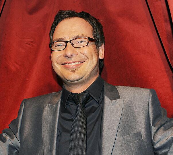 Matthias Opdenhövel (Sportschau-Moderator): `Überragend FCB! Da 
guckste Wembley, the Krauts are coming home..."