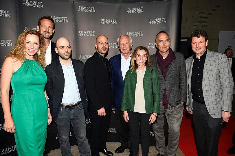 Diana Iljine, Marcus Ammon, Roberto Saviano, Autor des Buches GOMORRAH, Marco D`Amore, Hauptdarsteller, Jan Mojto (Beta Film), Gina Gardini, Produzentin, Stefano Sollima, Regisseur, Ralph Fürther Deutschland-Premiere der Serie GOMORRHA in der Hochschule für Film und Fernsehen HFF