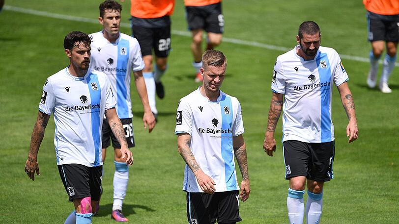 Enttäuschung nach Abpfiff: Der TSV 1860 erledigt seine Hausaufgaben nicht und verliert 0:2 gegen Ingolstadt.