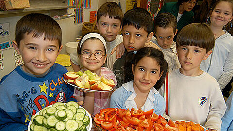 Damit die Schule schmeckt: Künftig soll, so der CSU-Plan, in &bdquo;Kinder-Kantinen&ldquo; an alle Schüler Nürnbergs für wenig Geld gesundes Essen ausgegeben werden.