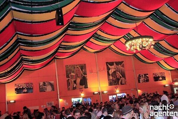 Dirndl, Lederhosen und viel Spaß: Die Party "Tracht und Pracht" am Samstag im Hippodrom auf der Theresienwiese. Mehr Bilder unter: www.nachtagenten.de.