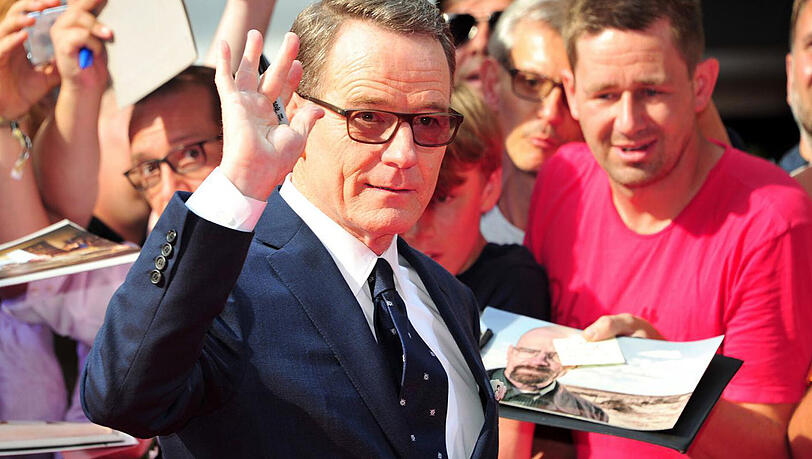 Bejubelt: Schauspieler Bryan Cranston am roten Teppich des Filmfests München am Gasteig. Bejubelt: Schauspieler Bryan Cranston am roten Teppich des Filmfests München am Gasteig.