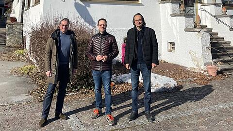 Andreas Wißmeier (links) und Peter Neumann (rechts) von Rock Capital mit Wiessees Bürgermeister Kühn.