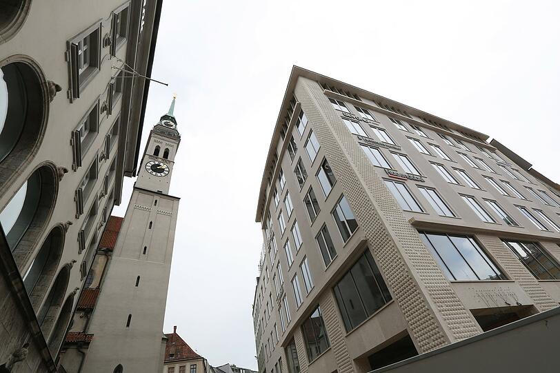 Die Ornamente an der neuen Fassade sollen an den Stil des "Palazzo dei Diamanti" im italienischen Ferrara erinnern.