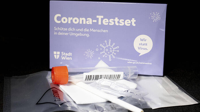 Die Stadt Wien bietet seinen Bürgern PCR-Selbsttests zum Gurgeln an. Eine Idee auch für München?