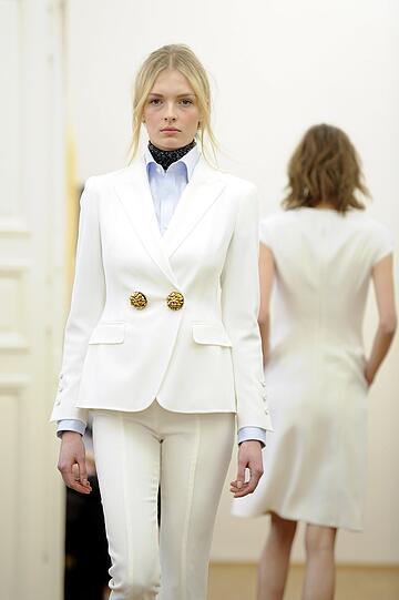 Models präsentieren die neue Herbst/Winter-Kollektion von Escada
