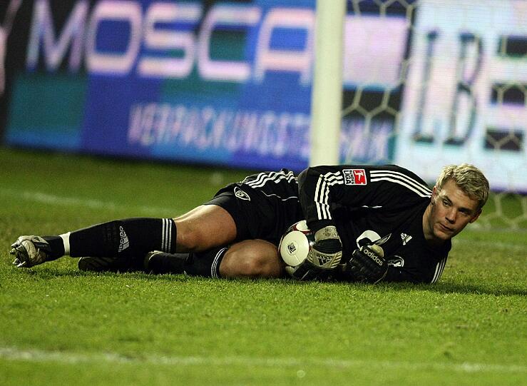 Der Schalker Jung Manuel Neuer wechselte zur Saison 2011/12 von Schalke nach München. Zunächst wollte der Bayern-Anhang lieber "Koan Neuer", mittlerweile ist er aus dem Team des FCB nicht mehr wegzudenken.