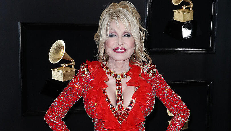 Dolly Parton auf dem roten Teppich 2019 Dolly Parton auf dem roten Teppich 2019