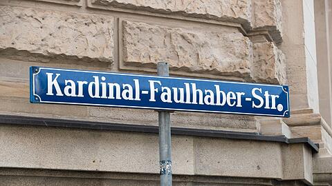 Das Schild der Kardinal-Faulhaber-Straße.
