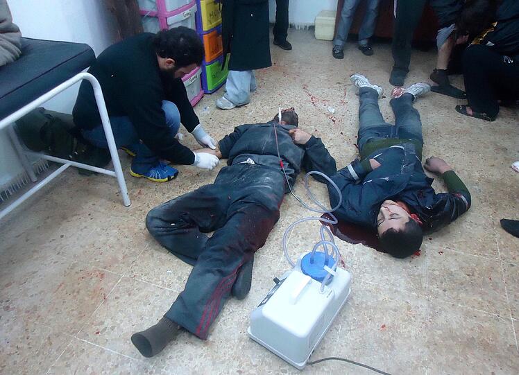 Trotz der Beobachtermission in Syrien sind bei einem erneuten Gewaltausbruch landesweit angeblich mindestens 13 Menschen getötet worden.