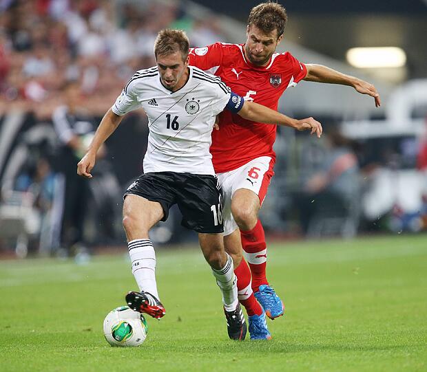 "Ich könnte mir keinen schöneren Rahmen vorstellen", sagte Lahm vor dem WM-Quali-Spiel gegen Österreich im September 2013. Es war Lahms 100. Auftritt im DFB-Trikot. Endstand: 3:0 für Deutschland.