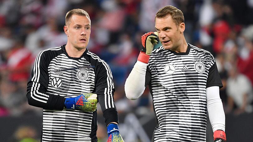 Am Freitag treffen die DFB-Konkurrenten Manuel Neuer (r.) und Marc-André ter Stegen aufeinander.