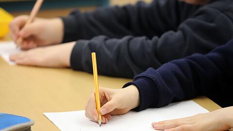 Die Zahl der Sch&uuml;ler mit Einwanderungsgeschichte steigt. (Archivbild)