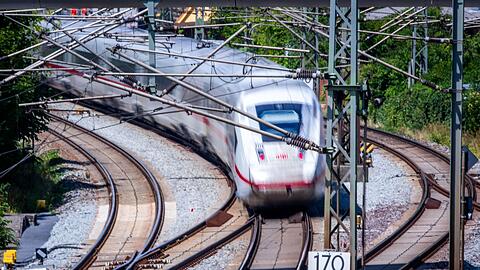 Mit der Bahn sind die Reisezeiten zu Zielen in Polen oft unverh&auml;ltnism&auml;&szlig;ig lang. (Symbolbild)
