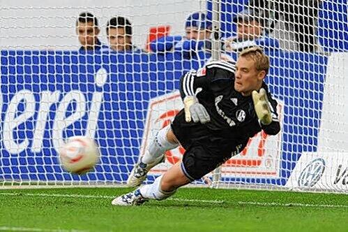 Bald im Bayern-Trikot? Schalke-Keeper Manuel Neuer.
