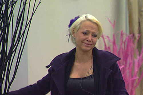 Tragisch: Die aus der TV-Sendung „Big Brother“ bekannte Erotikdarstellerin „Sexy-Cora“ ist tot. So behalten ihre Fans die 23-Jährige in Erinnerung.