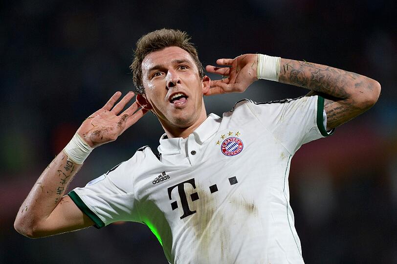 MARIO MANDZUKIC NOTE 2
Viel Arbeit, belohnt durch das 2:0 (44.) - Abteilung Akrobatik. Traf per Flugkopfball nach Thiago-Flanke.