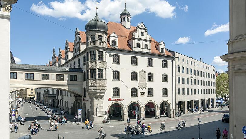 Die Zentrale der Stadtsparkasse im Tal
