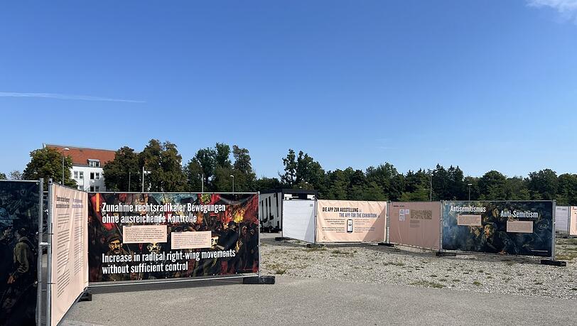 Leicht verläuft man sich in den verschiedenen Themenbereichen der Ausstellung auf der Waitzinger Wiese in Landsberg. Leicht verläuft man sich in den verschiedenen Themenbereichen der Ausstellung auf der Waitzinger Wiese in Landsberg.