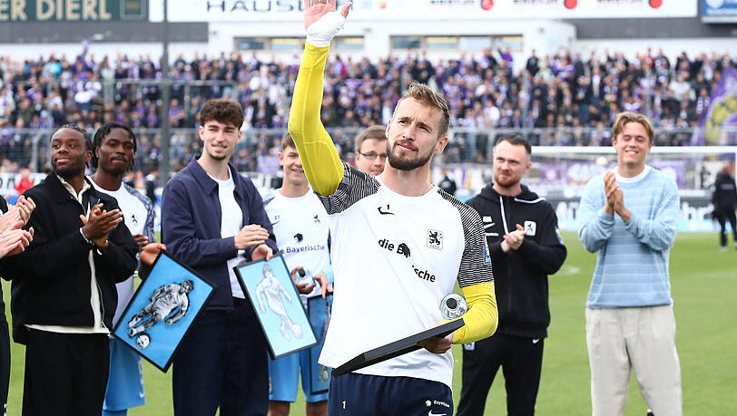 Abschied eines Publikumsliebling: Marco Hiller musste im Sommer die L&ouml;wen verlassen, seine Nachfolge anzutreten als Nummer eins war nicht einfach - sportlich ist es Thomas D&auml;hne schon gelungen.