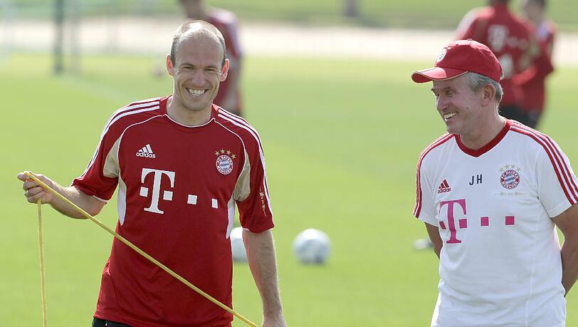 Da wurde viel gelacht. &bdquo;Das sind Zwänge, die man beim FC Bayern hat&ldquo;, meinte Trainer Jupp Heynckes nach dem Trainingslager zu dem Abstecher in die Millionen-Metropole.