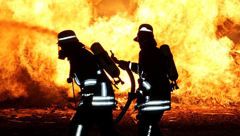 Mehrere Brände haben Mittwoch und Donnerstag in Bayern großen Schaden angerichtet. (Symbolbild) Mehrere Brände haben Mittwoch und Donnerstag in Bayern großen Schaden angerichtet. (Symbolbild)