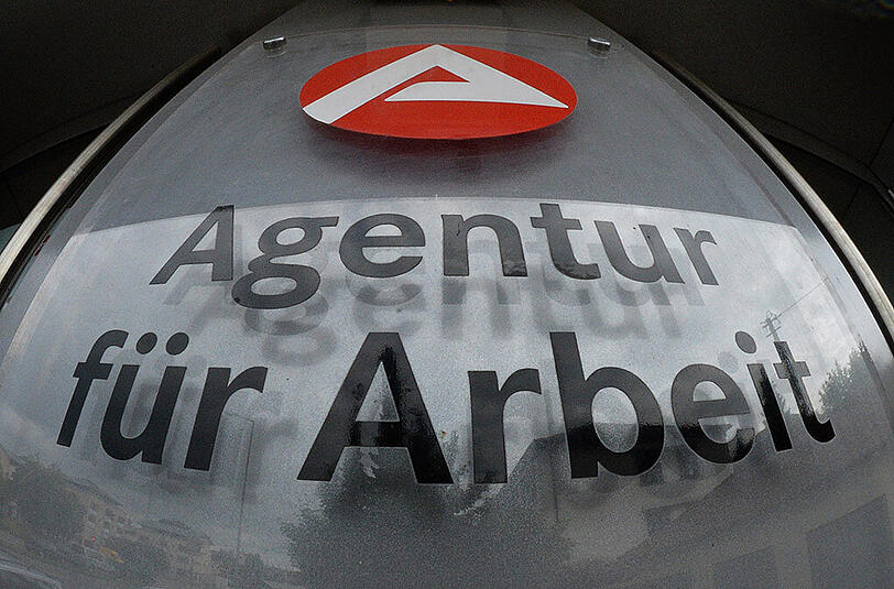 Viele Chefs der deutschen Arbeitsagenturen blickten "leicht zuversichtlich auf die nächsten Monate".