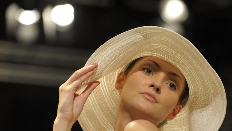 Grazie mit Hut: Ein Model von «Erfurt».