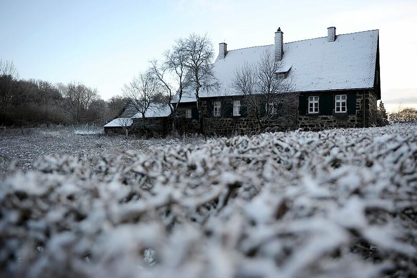 Wintersportfreunde können sich freuen: In einigen Regionen Bayerns hat sich am Montag endlich der Winter blicken lassen - auch in anderen Teilen Deutschlands fiel Schnee.
