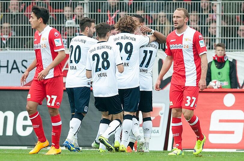 Jubel in Berlin: Der TSV 1860 feiert einen 4:1-Erfolg gegen Union.