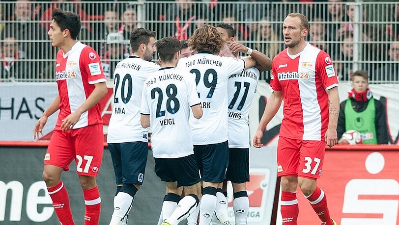 Jubel in Berlin: Der TSV 1860 feiert einen 4:1-Erfolg gegen Union. Jubel in Berlin: Der TSV 1860 feiert einen 4:1-Erfolg gegen Union.