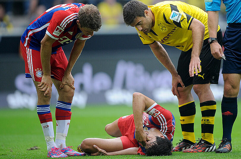 13.8.2014 &ndash; Supercup, Dortmund-Bayern 2:0: Ein eigentlich unbedeutendes Spiel vor dem Saisonauftakt. Weit schmerzvoller als die Niederlage ist der Verlust von Javi Martínez, der sich beim Zweikampf das Kreuzband reißt. Seit jenem Augusttag fehlt Martínez dem FC Bayern.