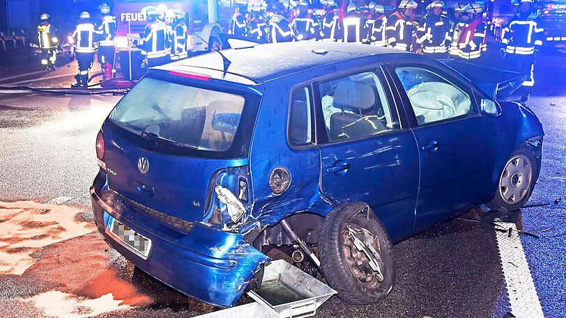 Die 30-Jährige wurde von einem Auto erfasst und schwer verletzt. Sie starb noch an der Unfallstelle.