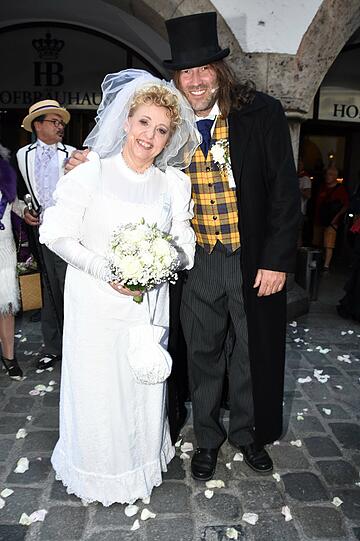 Hochzeitspaar: Schauspielerin Johanna Bittenbinder und Liedermacher Roland Hefter
