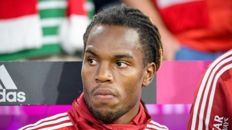 Renato Sanches vom FC Bayern München sitzt auf der Bank. Foto: Matthias Balk/Archivbild