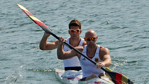 Die deutschen Kanuten Jonas Ems (hinten) and Ronald Rauhe im Kajak-Zweier über 200 Meter. Für eine Medaille reichte es diesmal nicht. Die deutschen Kanuten Jonas Ems (hinten) and Ronald Rauhe im Kajak-Zweier über 200 Meter. Für eine Medaille reichte es diesmal nicht.