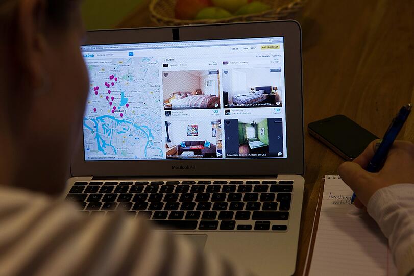 Ein paar Klicks, schon hat man bei Airbnb, Wimdu und ähnlichen Anbietern die passende Ferienwohnung - aber nicht alles, was dort angeboten wird, ist legal.