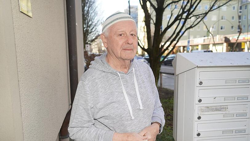 Anwohner Peter Neitzke (80) kann die Entscheidung nicht verstehen. Anwohner Peter Neitzke (80) kann die Entscheidung nicht verstehen.