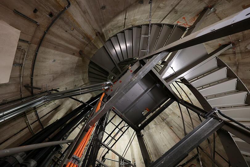 XXL-Wendeltreppe: 1230 Stufen sind's bis zur Besucherplattform hoch.