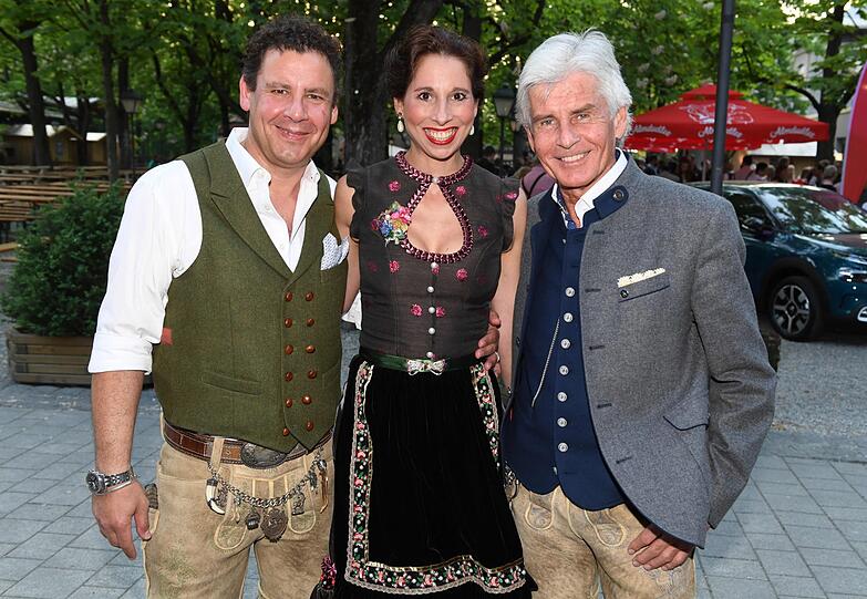Lola Paltinger mit Freund Andreas Meister und Frederic Meisner.