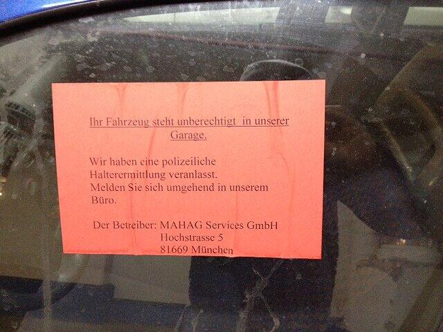 ...bittet der Tiefgaragenbesitzer um Entfernung des Fahrzeugs - bislang ohne Erfolg.