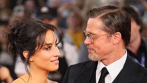 Brad Pitt und Ines de Ramon am Mittwochabend in San Sebasti&aacute;n.