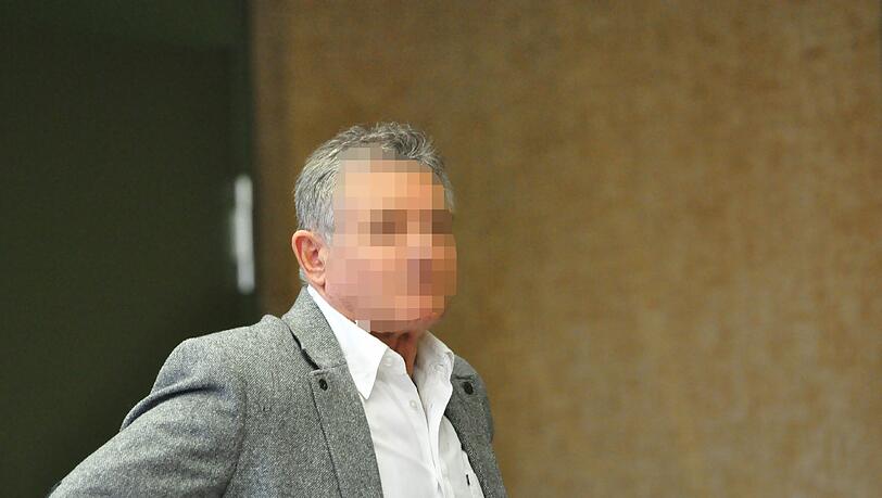 Wegen versuchter Entführung muss sich ein 70-jähriger Rentner Hans B. vor dem Münchner Landesgericht verantworten. Wegen versuchter Entführung muss sich ein 70-jähriger Rentner Hans B. vor dem Münchner Landesgericht verantworten.