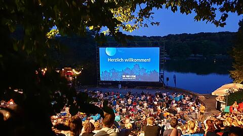 Das Kino, Mond und Sterne im Westpark erfreut sich bei den Münchnern jedes Jahr großer Beliebtheit.