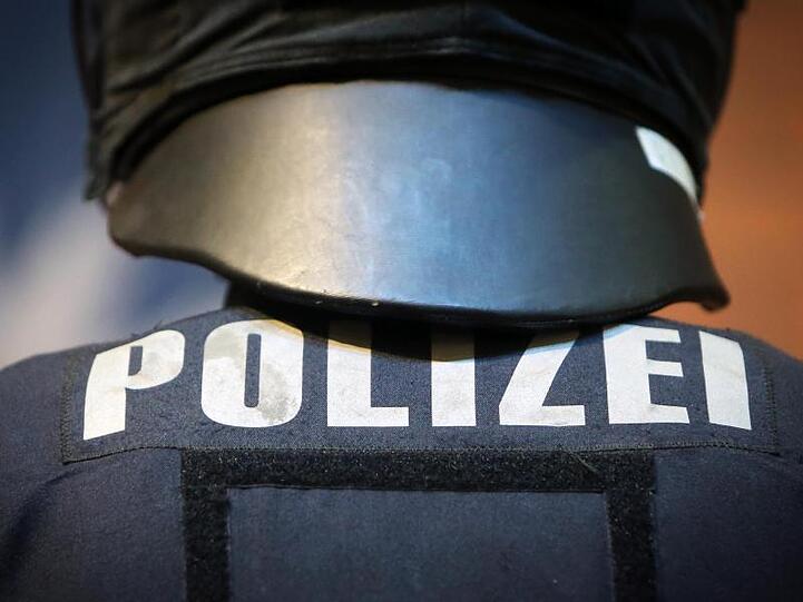 Ein Beamter der Bundespolizei. Foto: Fredrik von Erichsen/Archivbild